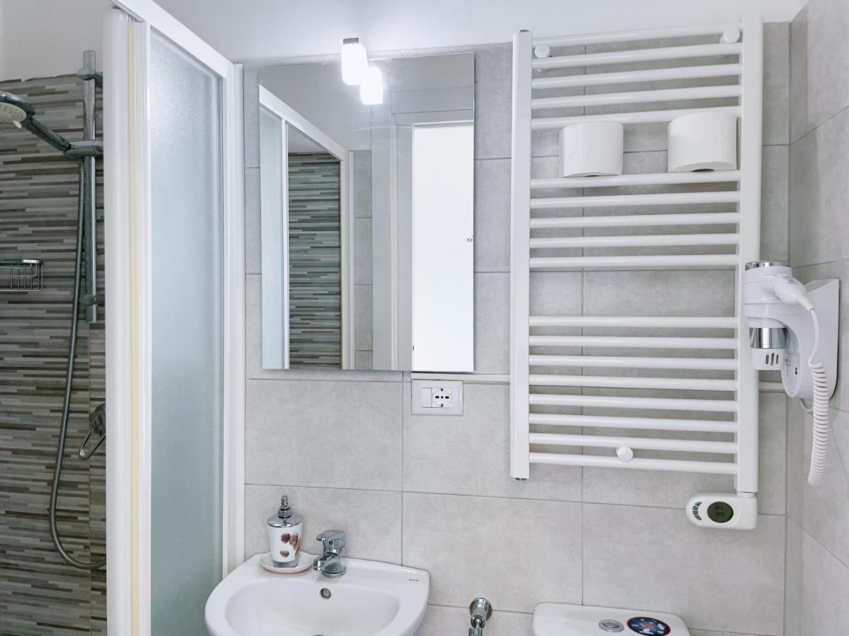 ורונה Confortini Rooms Sunday מראה חיצוני תמונה