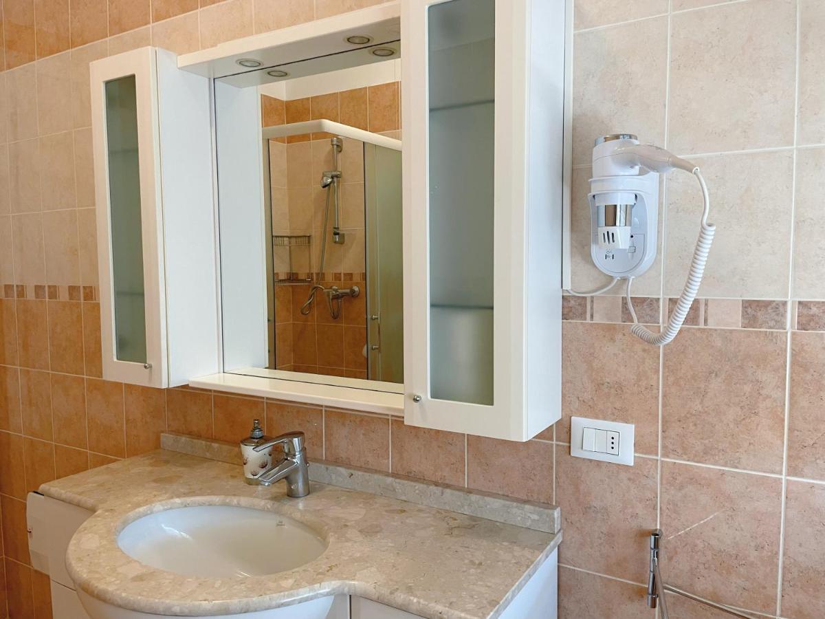 ורונה Confortini Rooms Sunday מראה חיצוני תמונה