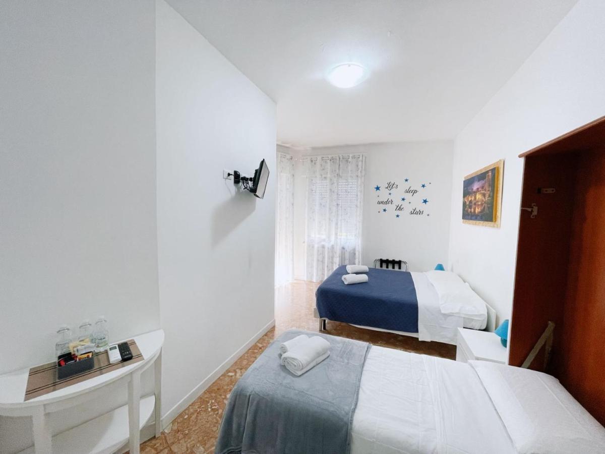 ורונה Confortini Rooms Sunday מראה חיצוני תמונה