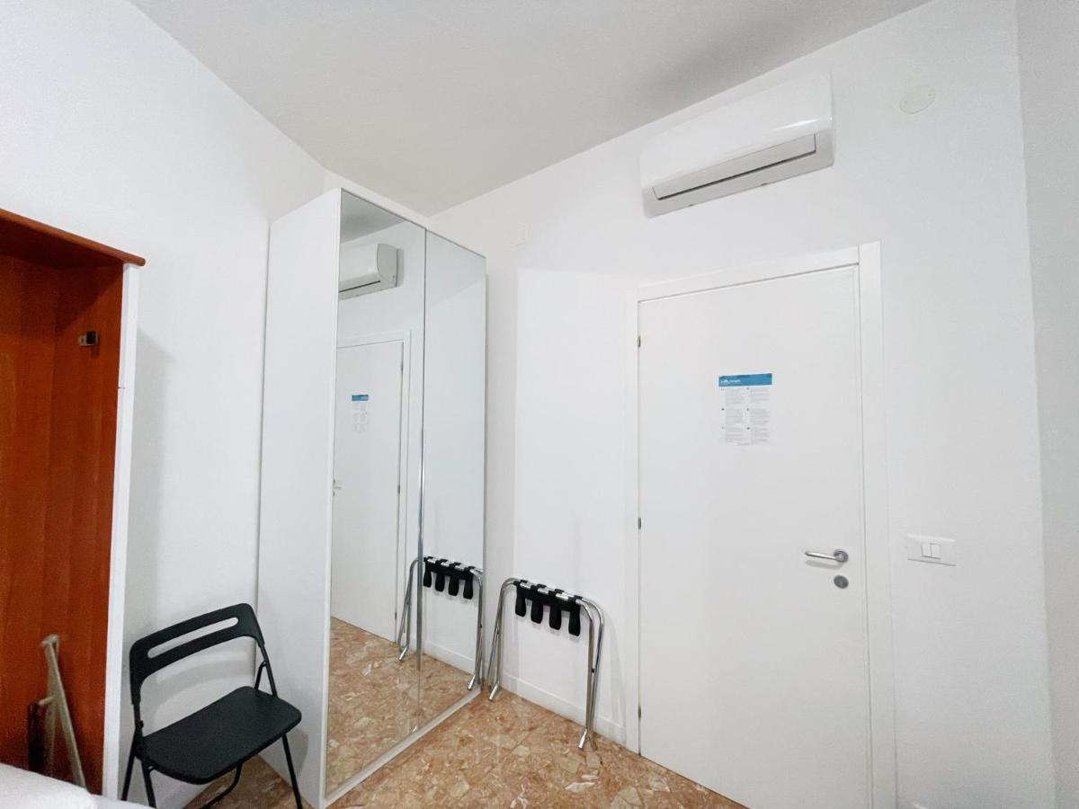 ורונה Confortini Rooms Sunday מראה חיצוני תמונה