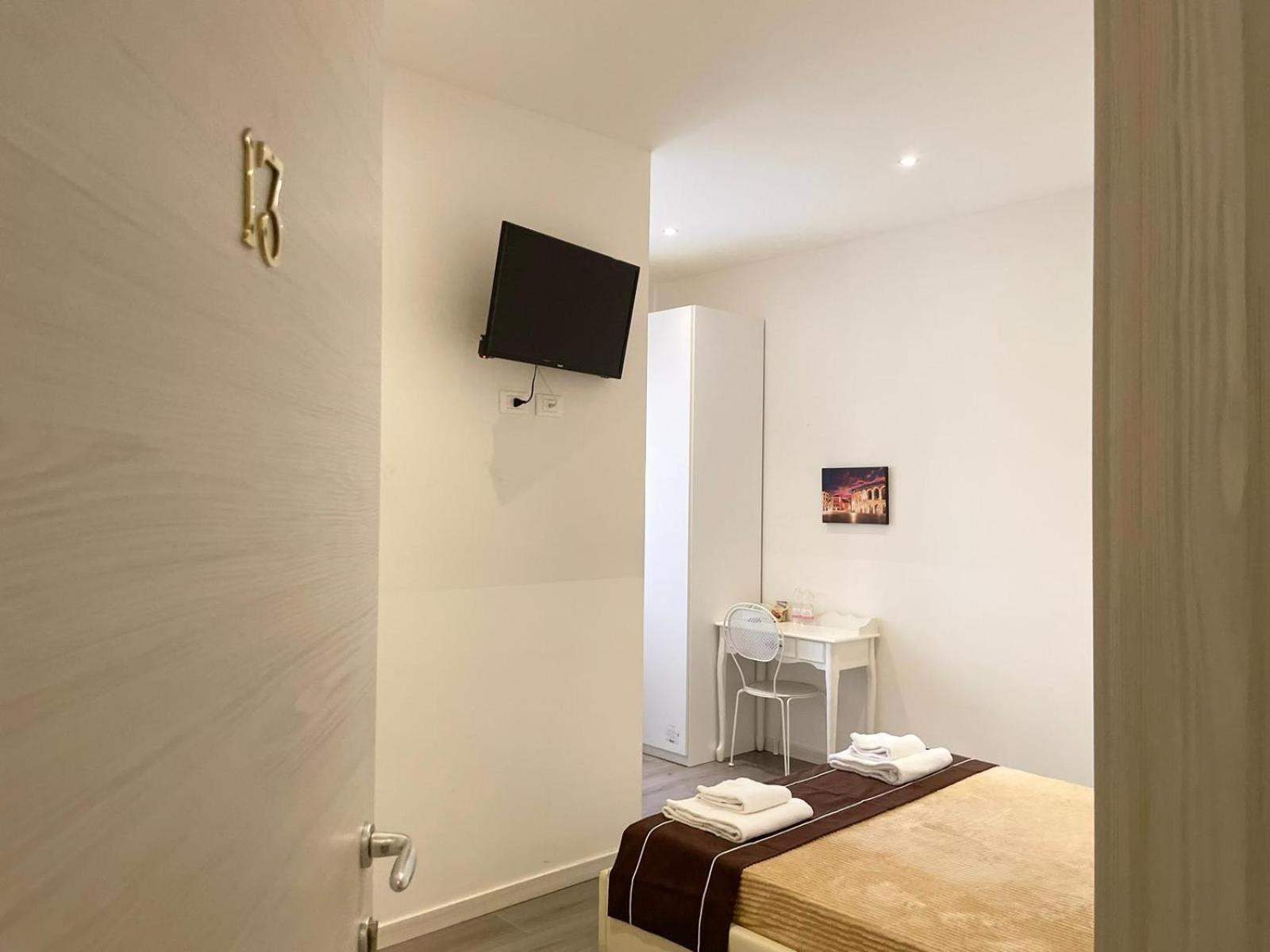 ורונה Confortini Rooms Sunday מראה חיצוני תמונה